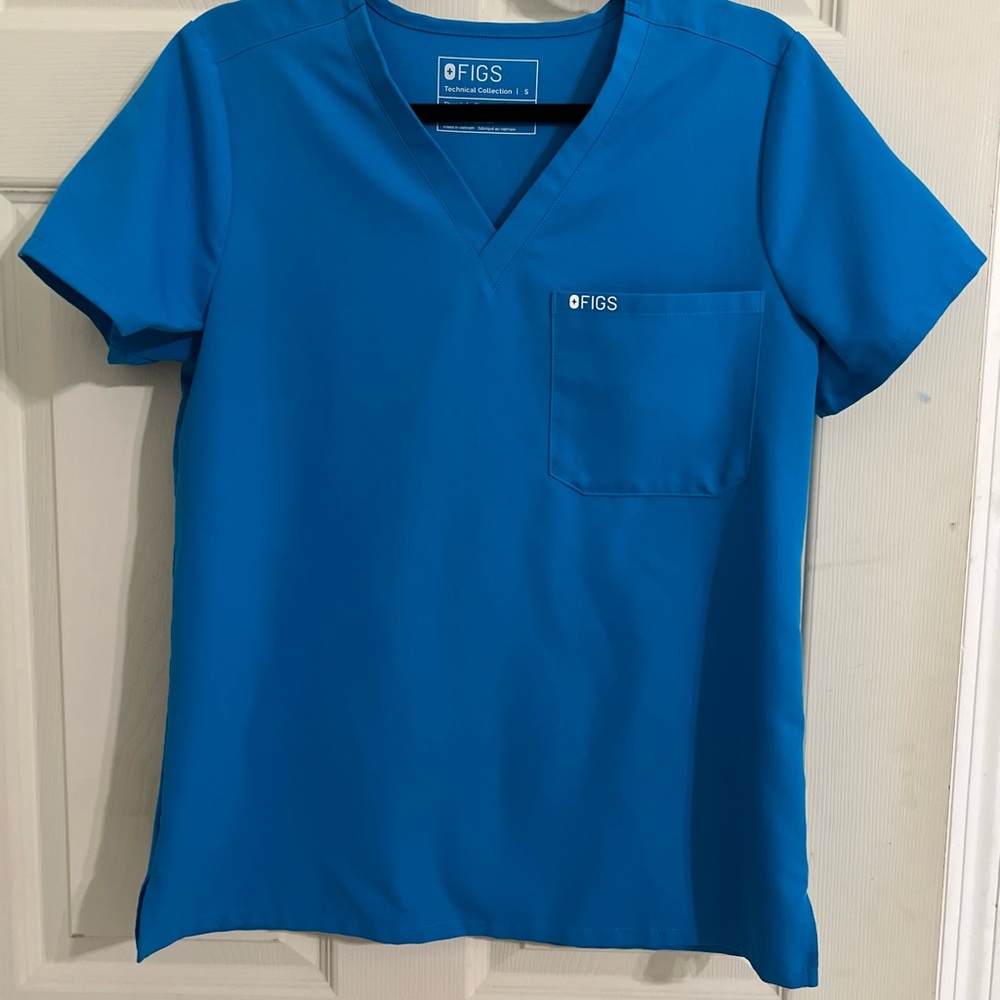 FIGS limited edition Extreme Blue Catarina One Pocket Scrub Top